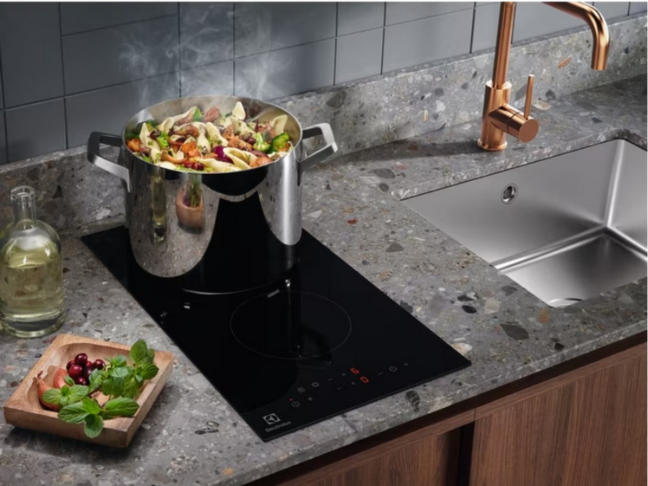 Electrolux LHR3233CK - Image 2